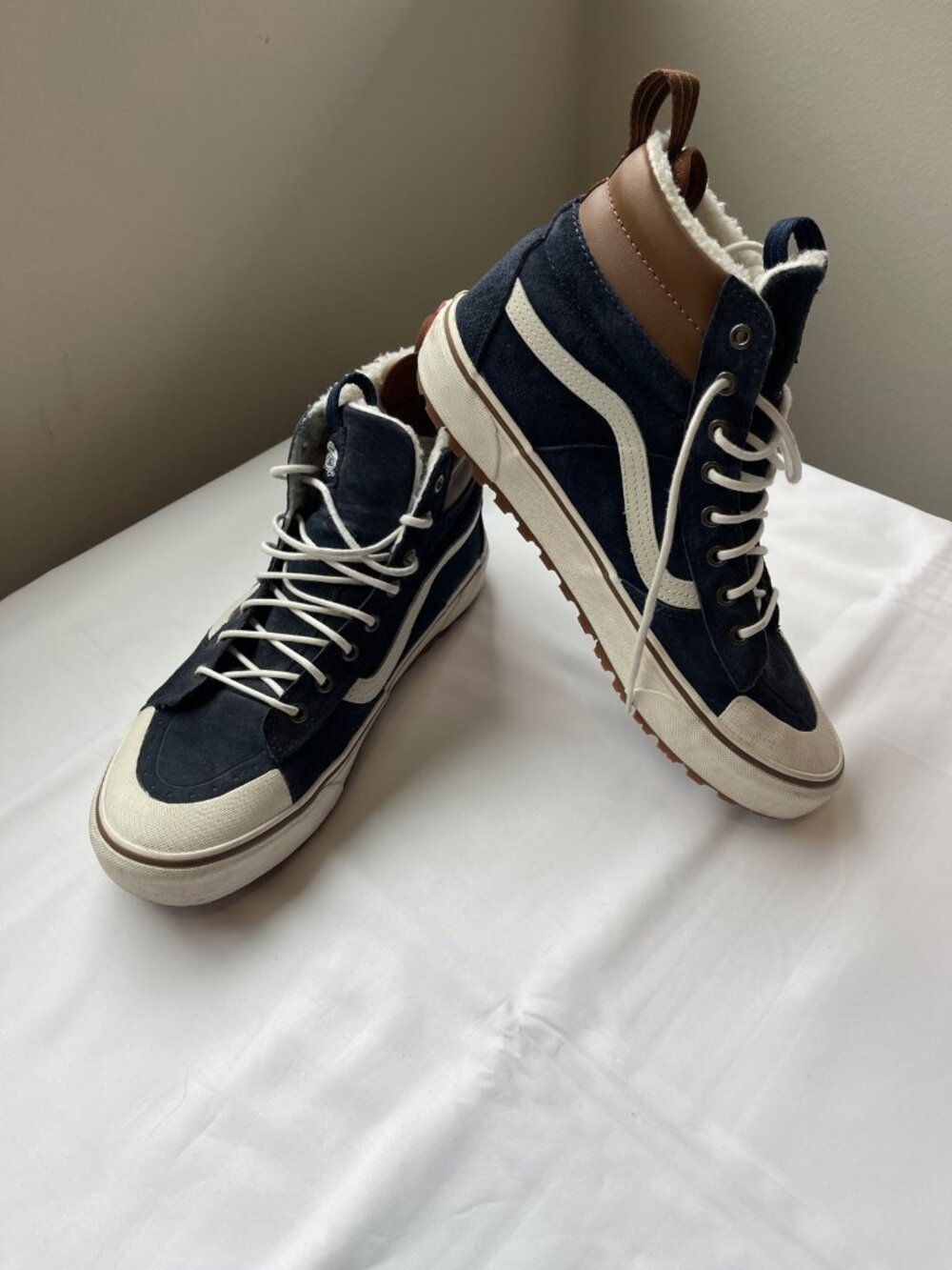 Vans Sk8-Hi MTE Navy Suede Sherpa Lined Gum Lug Sole Men's 12